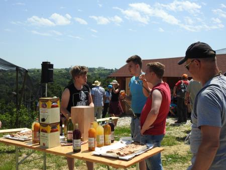 12. pohod Pomlad v prleških goricah Dan odprtih kleti in veselih ljudi, 28.5.2016 53